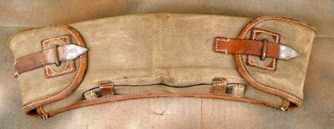 German MG 13 Magazine Carrier Holds 4 Magazines - Click Image to Close